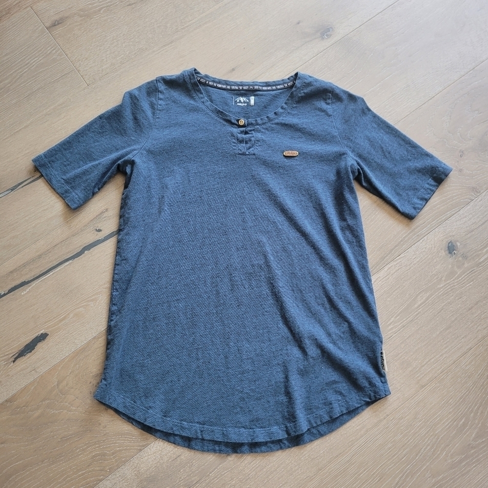 EUC Maloja Hiking Shirt Women's sz XS Blue Short Sleeve Button Crewneck